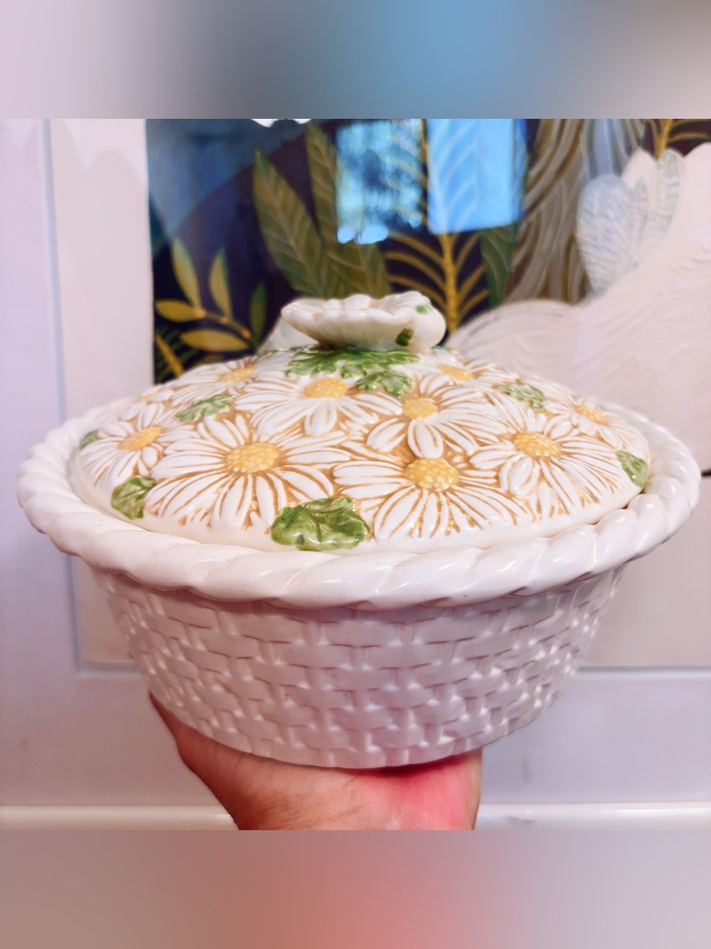 1.5 Qt Round Covered Casserole by Sculptured Daisy
by METLOX POPPYTRAIL VERNON